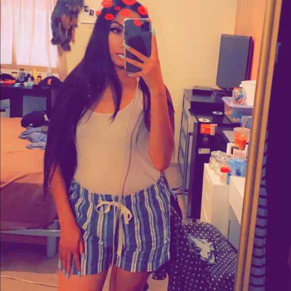 Meet your Posher, Evy - Picture 3 of 4